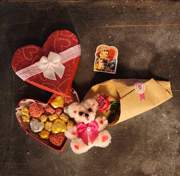 1:6 scale valentines gift set