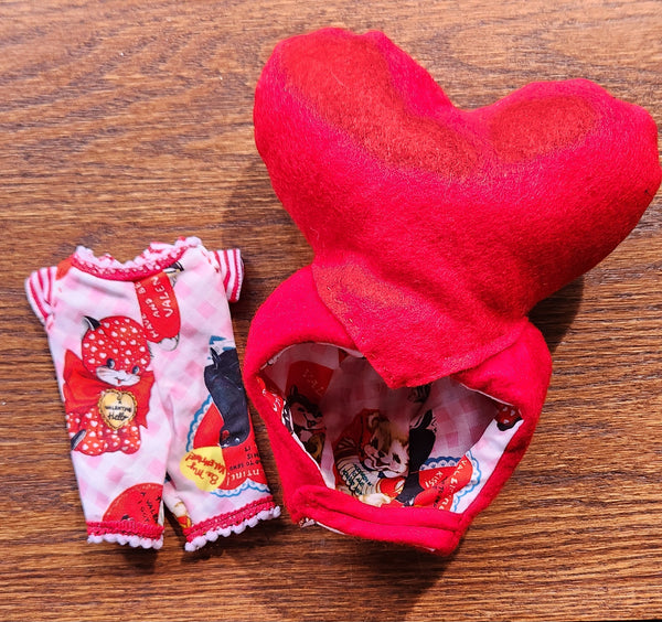 Valentines hat, romper, and tee set for neo blythe