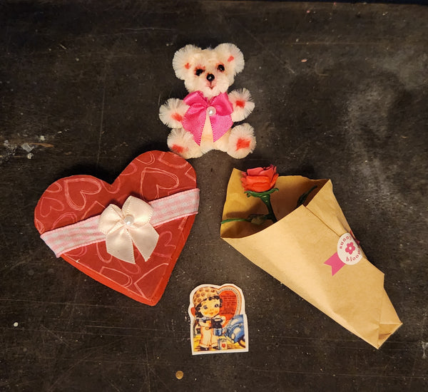 1:6 scale valentines gift set
