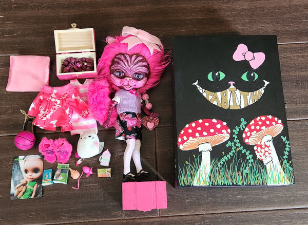 "Tabitha" custom blythe cheshire cat doll on takara base